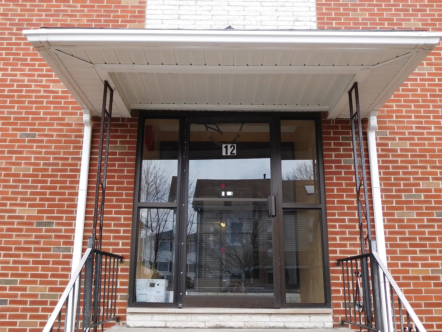 12 Cottage Ct — Photo 2
