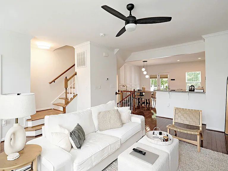 2036 Bethpage Ct — Photo 4
