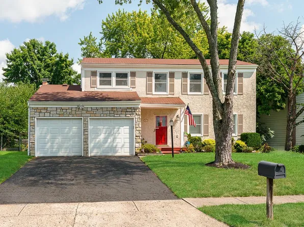 3710 Gairlock Dr, Columbus, OH 43228