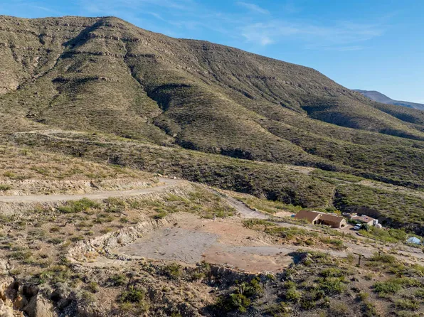 3 Lake View Dr, La Luz, NM 88337