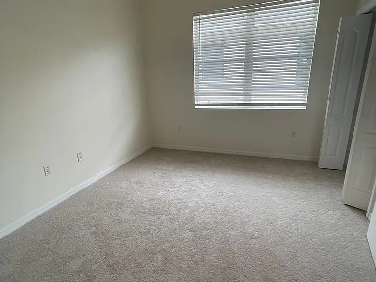 870 Greystone Ln — Photo 31