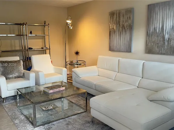 145 Newport Ct #145-J, Deerfield Beach, FL 33442