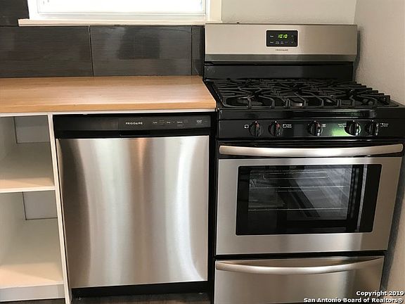 3rd image of 5234 Foxcross Dr