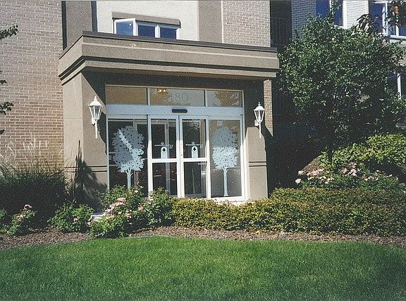 2nd image of 480 E Montrose Ave APT 210