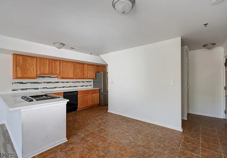 566 Pennsylvania Ave #E2 — Photo 7