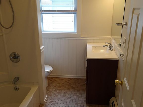 3rd image of 538 Midland St