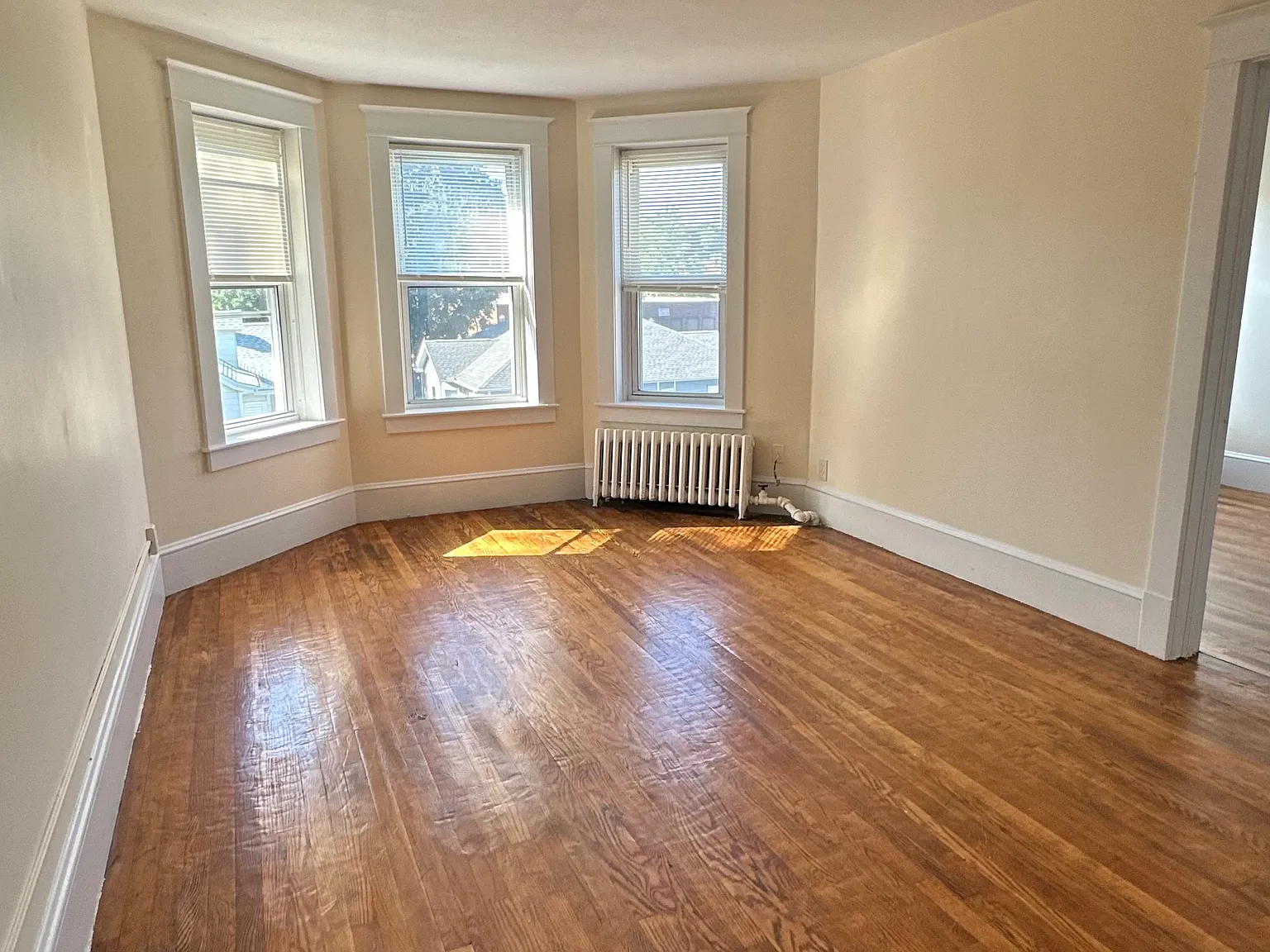 2 bed, $1,400 — Photo 4