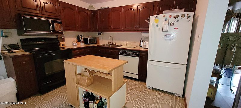 3rd image of 140 Blakesley Road