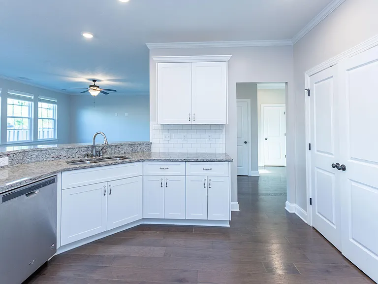 5105 Heathbrook Dr — Photo 5