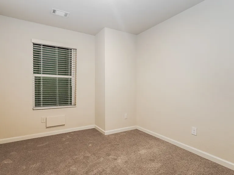 308 Highwood Ln — Photo 11