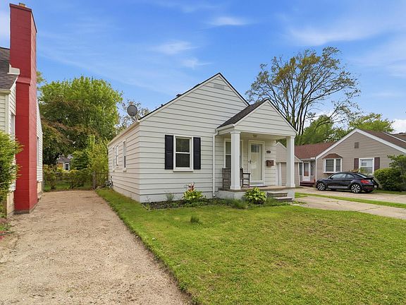 3rd image of 2223 Ridgemont Rd