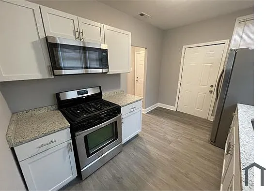 2 bed, 1000 sqft, $1,500 — Photo 2