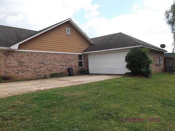 3rd image of 128 Basswood Cir
