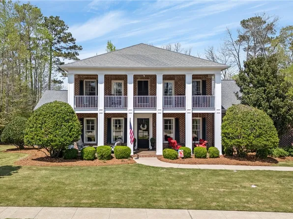 1240 Falls Crest Dr, Auburn, AL 36830