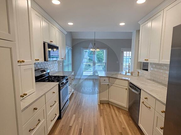 5th image of 3615 Edenbourgh Pl