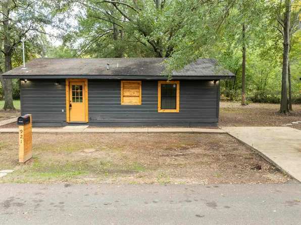 921 Ollie, Texarkana, TX 75501