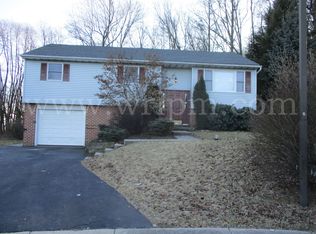 189 Mensch Dr, Bechtelsville, PA 19505