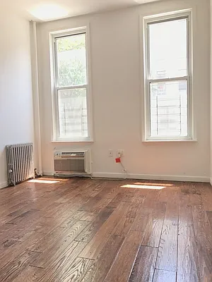 Rented by EXR | media 23