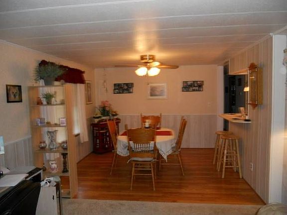 DR WITH NEW WOOD FLOORS