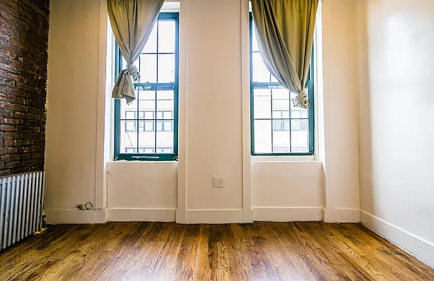 Rented by Nooklyn NYC LLC | media 4