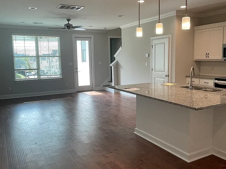 351 Commonwealth Blvd — Photo 4