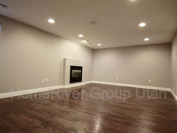 4th image of 2825 S Connor St APT 2