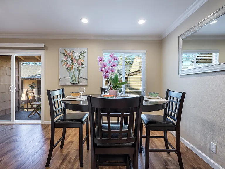 888 Golden Saratoga-Cupertino Apartment Homes — Photo 64