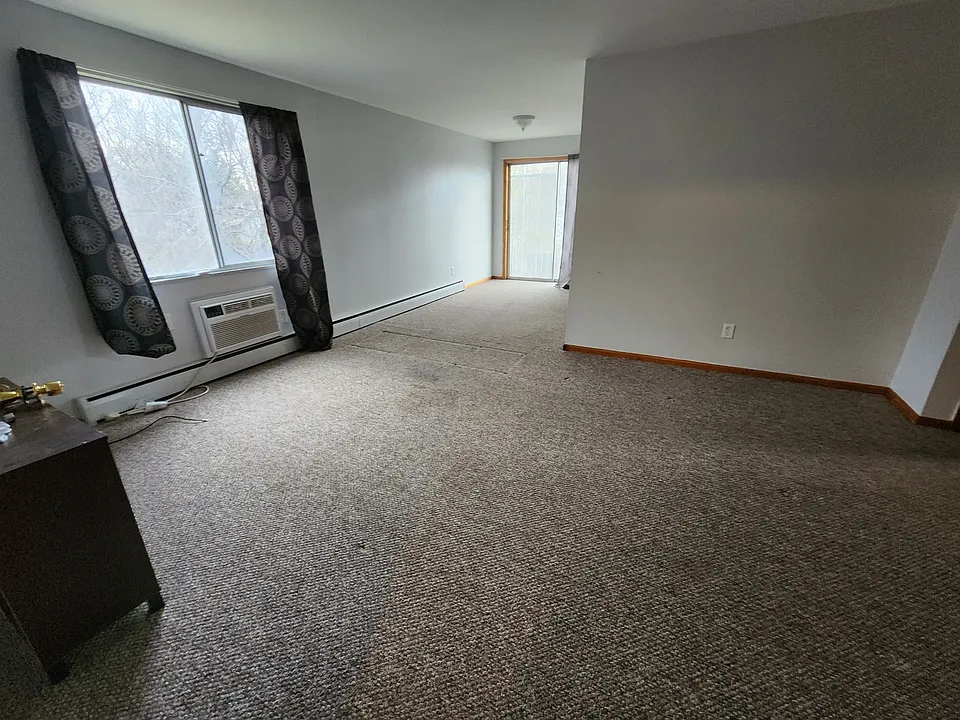 5841 Transit Rd #4