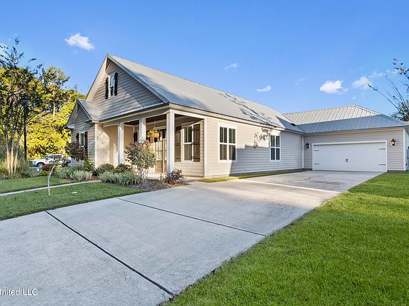 2nd image of 122 Heron Park Pl