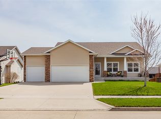 903 NW Ridge Rd, Ankeny, IA 50023