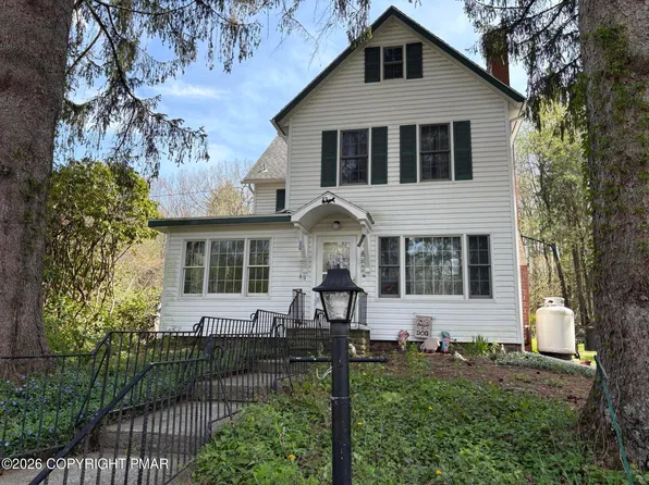 276 Center Rd, Stroudsburg, PA 18360