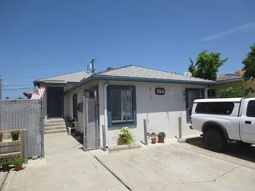 Building Photo - 154 W Mariposa #C
