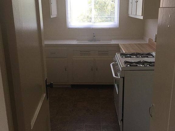 3rd image of 44 Cambon Dr