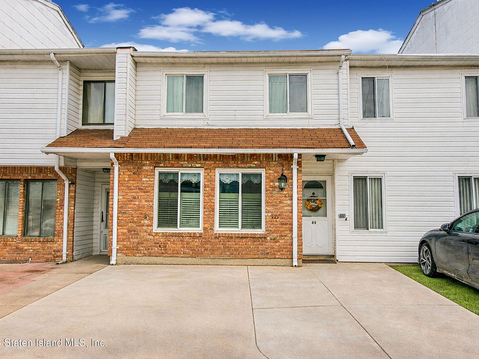 1st image of 89 Country Dr N