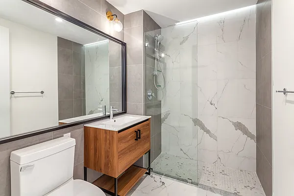 Rented by EXR | media 9