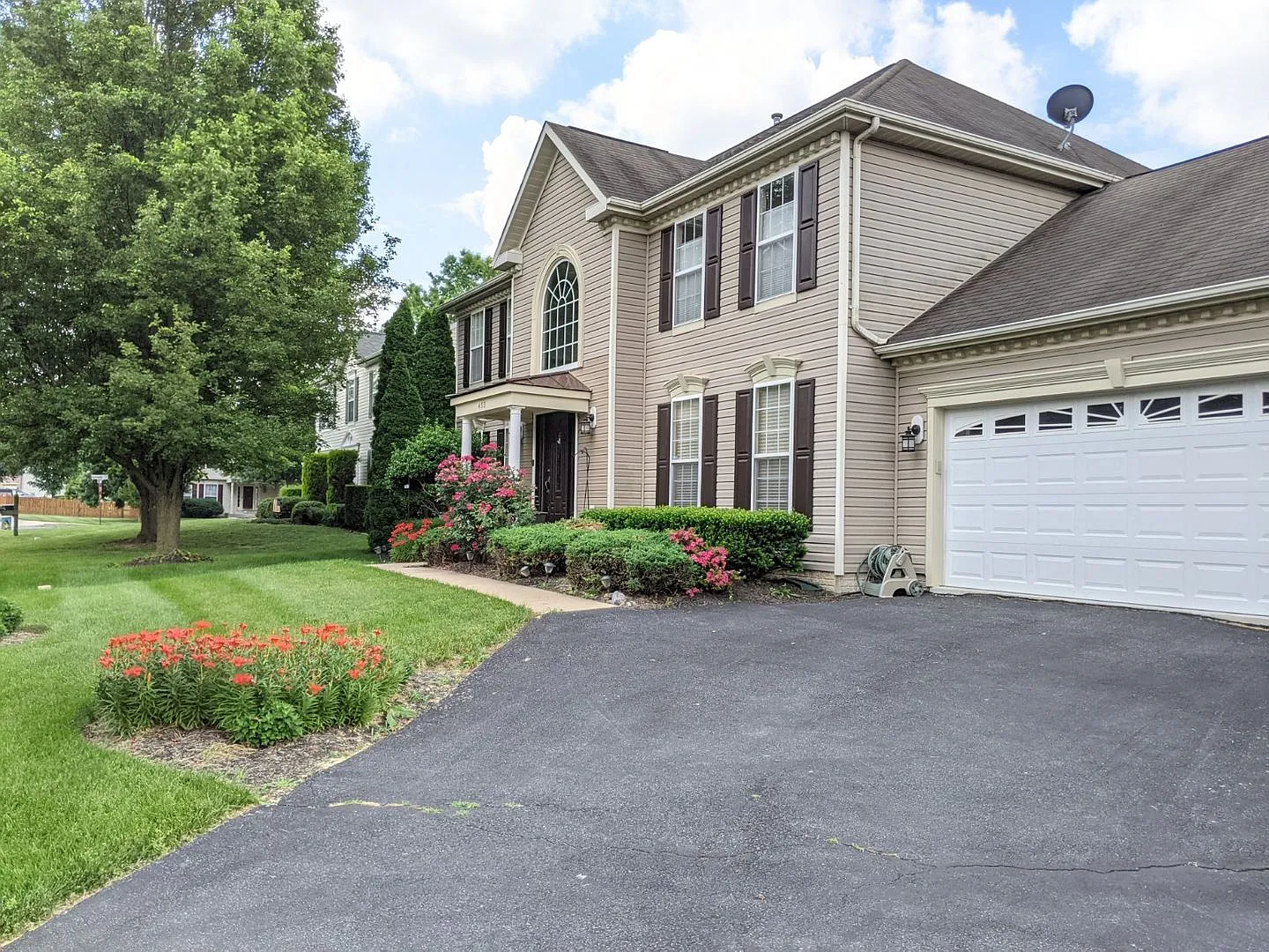 Beautiful Single Family Home in Willowbrook Community ready mid September! — Photo 3