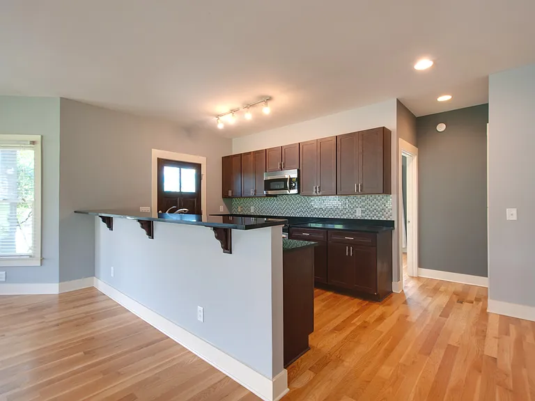 315 Sylvan Park Ln — Photo 9