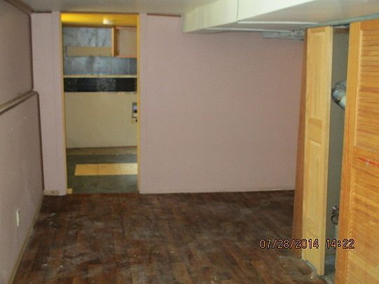 4th image of 693 N Lincoln Ave