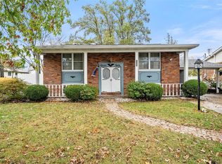 1180 Dawn Valley Dr, Maryland Heights, MO 63043