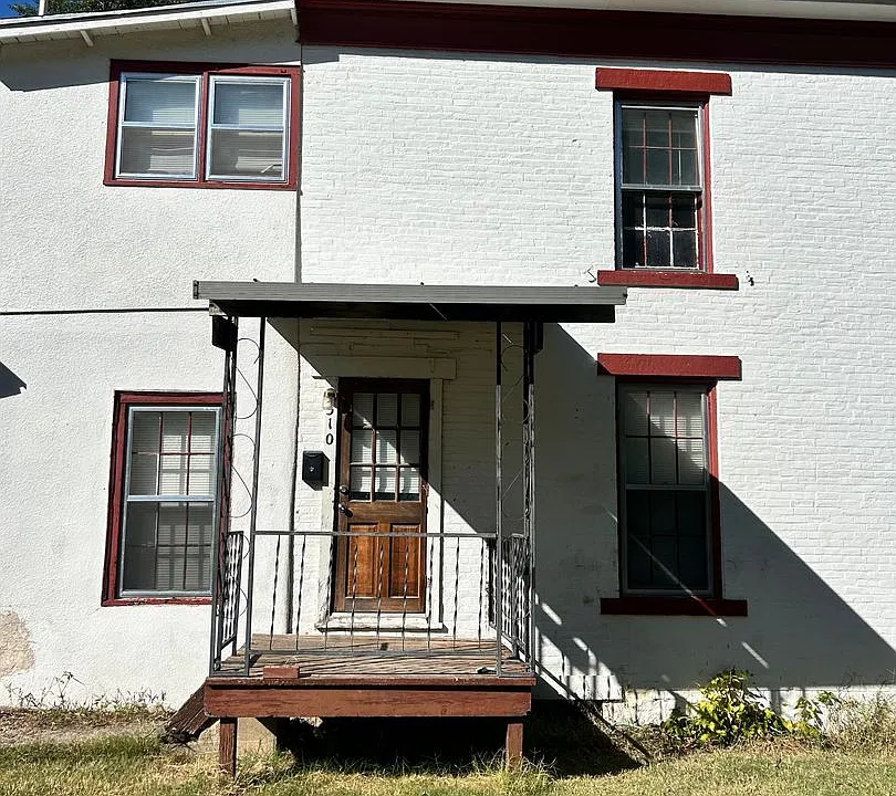 310 W 2nd St