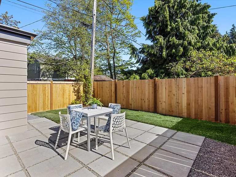 2109 NE 83rd St — Photo 12
