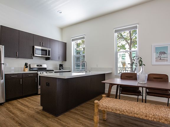 3rd image of 1451 State St APT 100