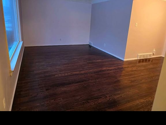 2nd image of 15868 Hanover Ave