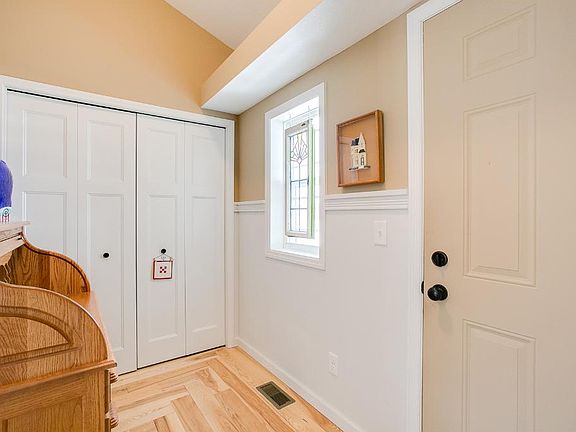 3rd image of 1229 Vernon Dr