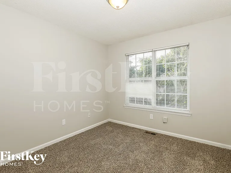2411 Brianna Dr — Photo 16