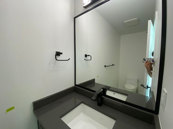 3 bedroom rental in Surrey — photo 16