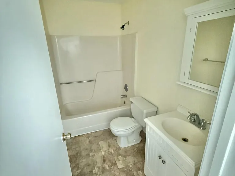 437 Foxfire Dr — Photo 8