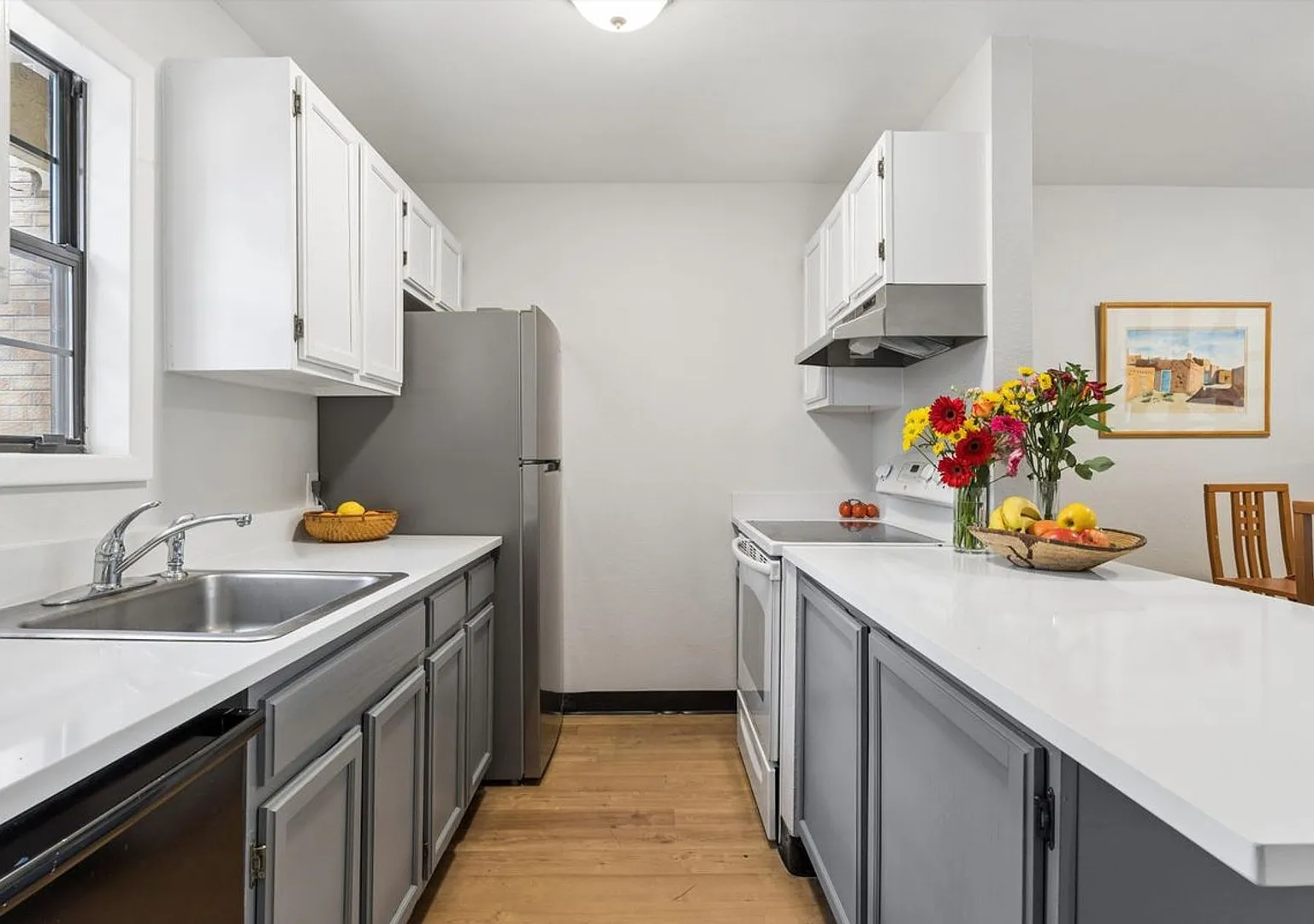 Completely Renovated 3 Bedroom Condo In The Wimbledon Now Available ! — Photo 4