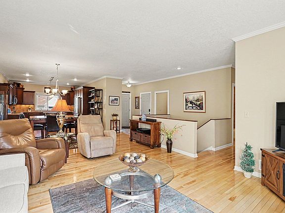 5th image of 2209 Carter Ct