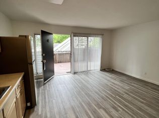 163 N La Cumbre Rd APT 4, Santa Barbara, CA 93110